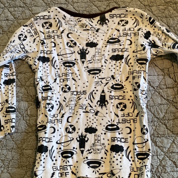 Gently worn toddler, long sleeve cotton tee with space graphics - Picture 4 of 4